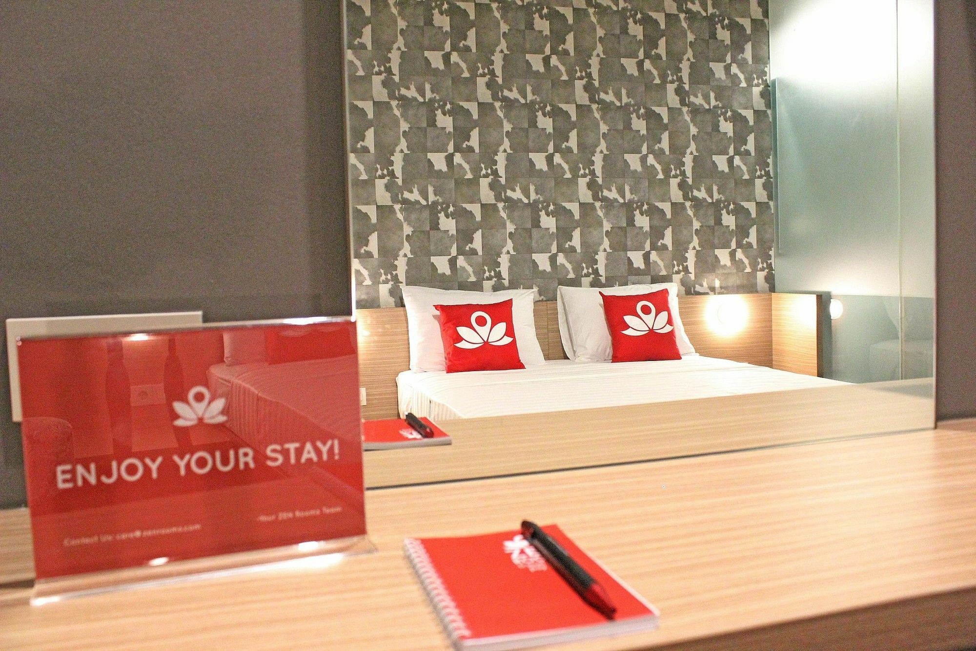 Hotel Zen Premium Sampoerna Strategic Square Yakarta Exterior foto