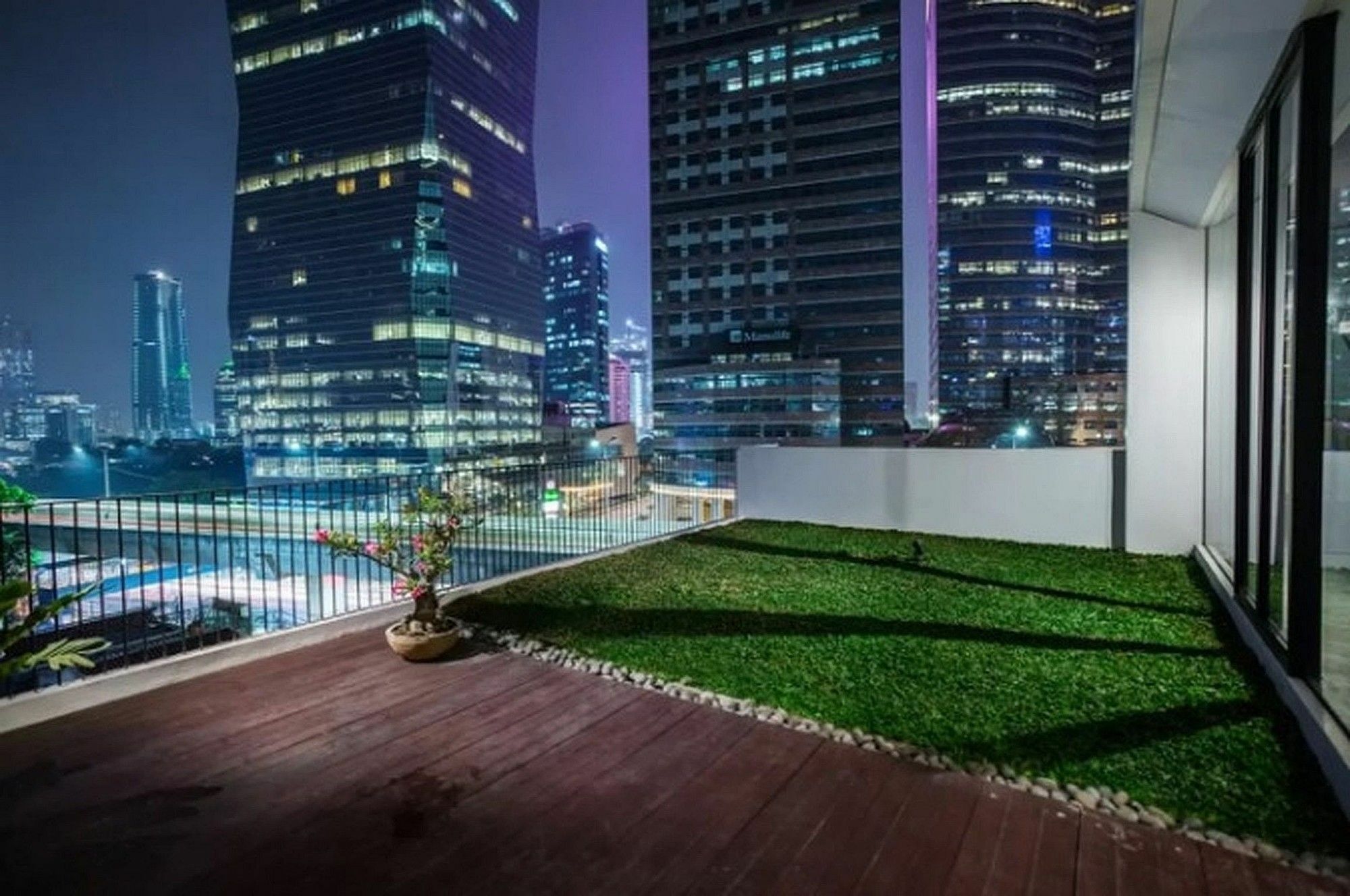 Hotel Zen Premium Sampoerna Strategic Square Yakarta Exterior foto