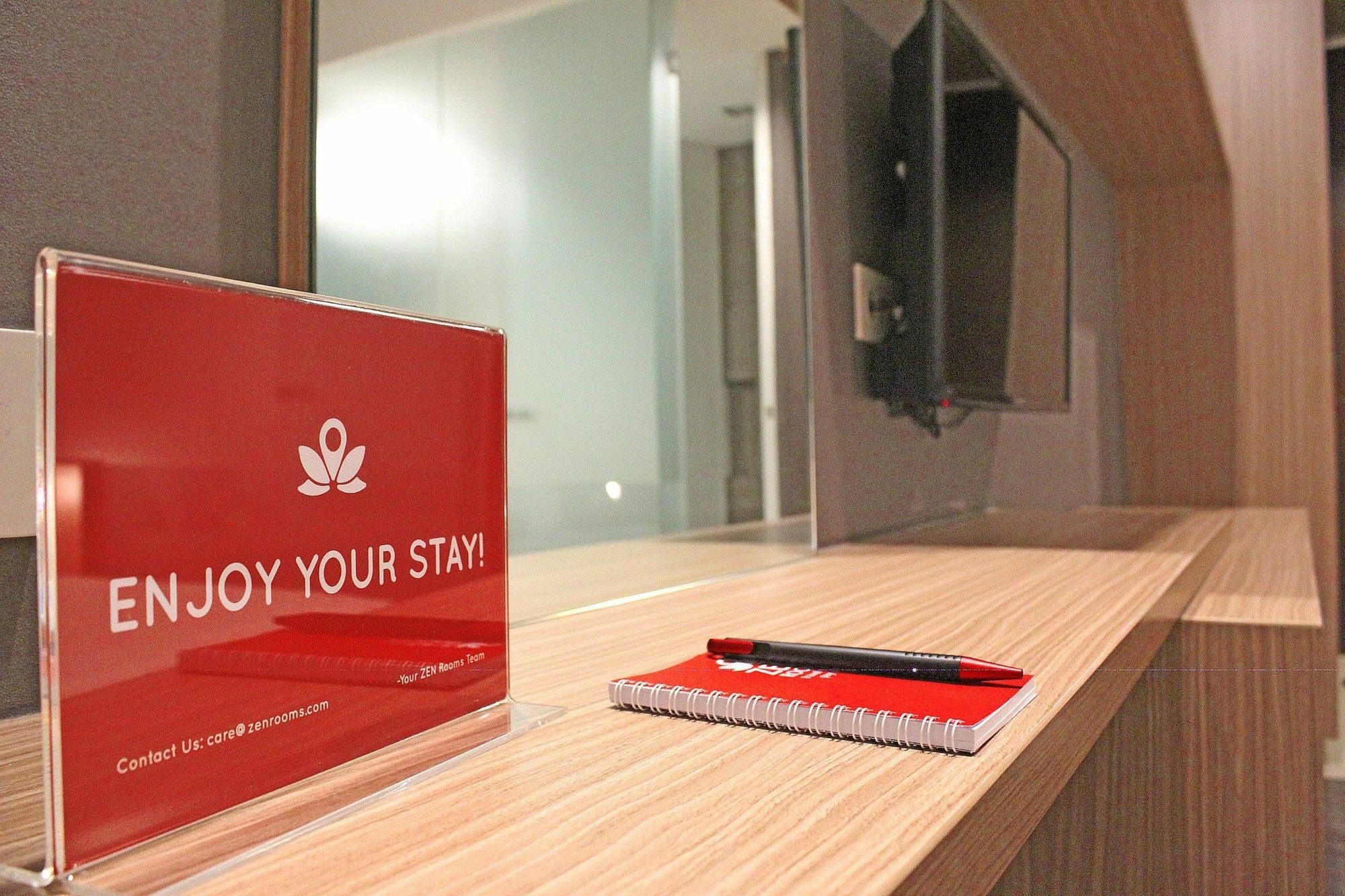 Hotel Zen Premium Sampoerna Strategic Square Yakarta Exterior foto